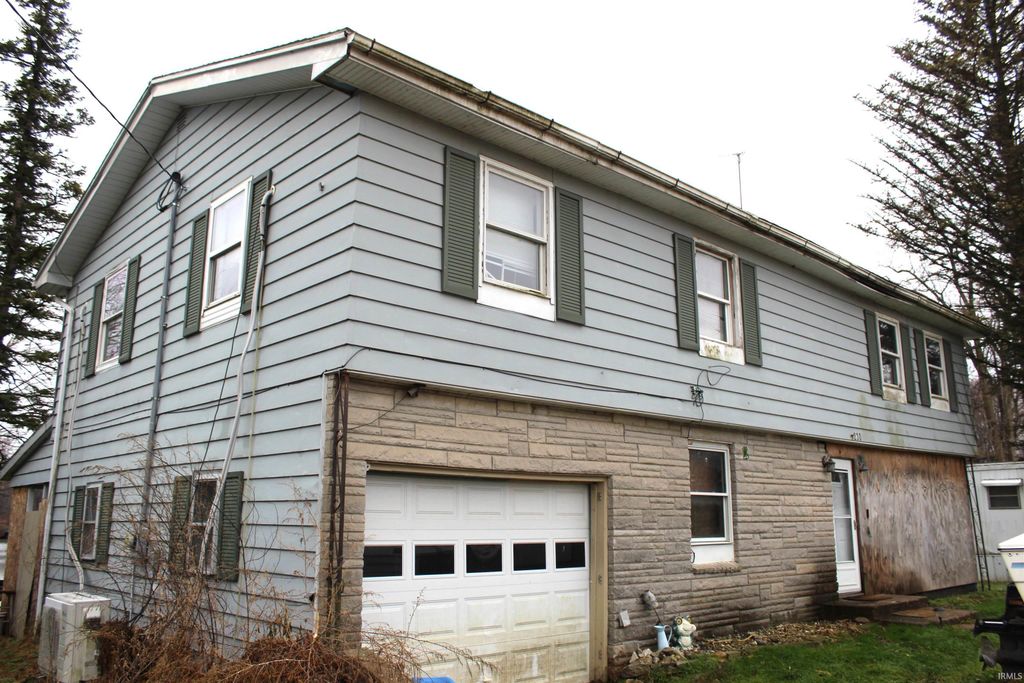 Photo of 1230 Parkway Dr Dr, Hudson, IN 46747 (MLS # 202547328)