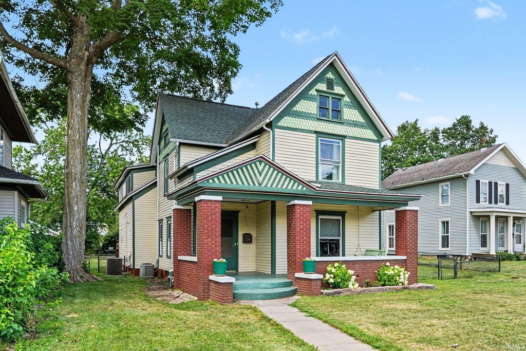 Photo of 940 Lincoln Way East, Mishawaka, IN 46544 (MLS # 202629715)