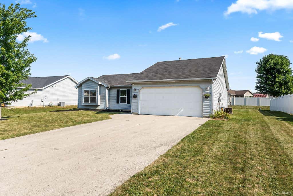 Photo of 914 Meadow Way, Churubusco, IN 46723 (MLS # 202631298)