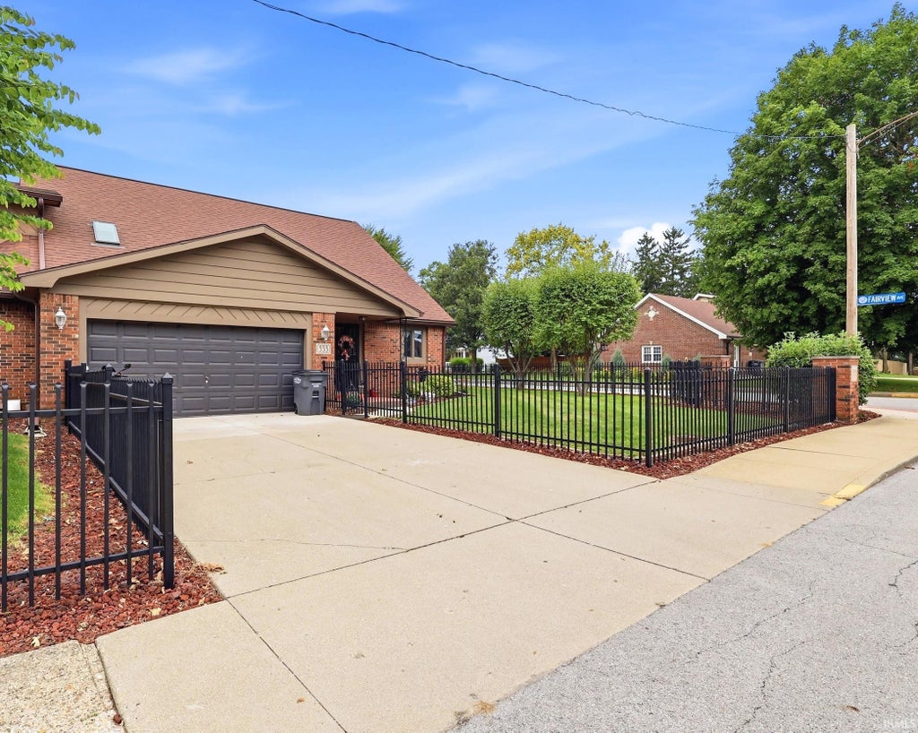 Photo of 333 W Jackson Street, Tipton, IN 46072 (MLS # 202635971)