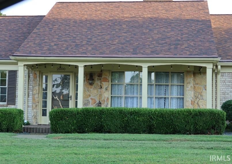 Photo of 2000 Greenbrier Drive, Mount Vernon, IN 47620 (MLS # 202633302)