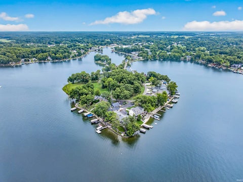 Tiny photo for 500 Lane 210 Hamilton Lake, Hamilton, IN 46742 (MLS # 202636413)