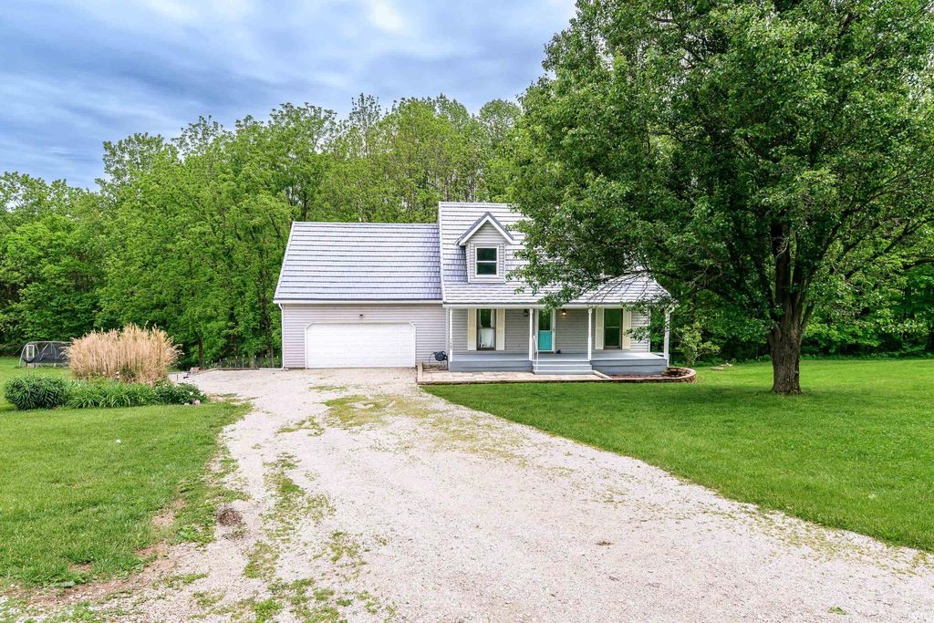 Photo of 7667 S Rockport Road, Bloomington, IN 47403 (MLS # 202617375)