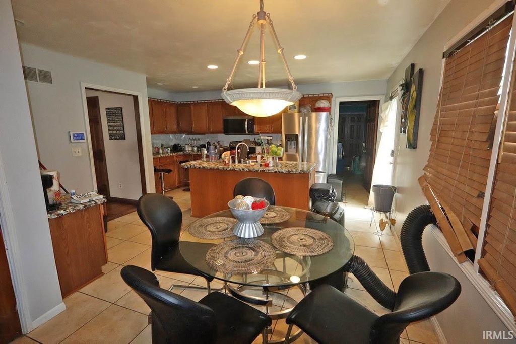 Photo of 4566 Ivy Glenn Drive, Newburgh, IN 47630 (MLS # 202625538)