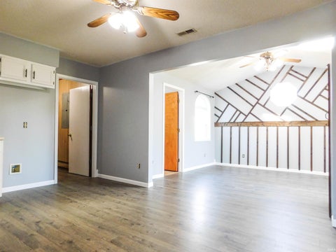 Tiny photo for 1323 Sunnyglenn Court, Bluffton, IN 46714 (MLS # 202639216)