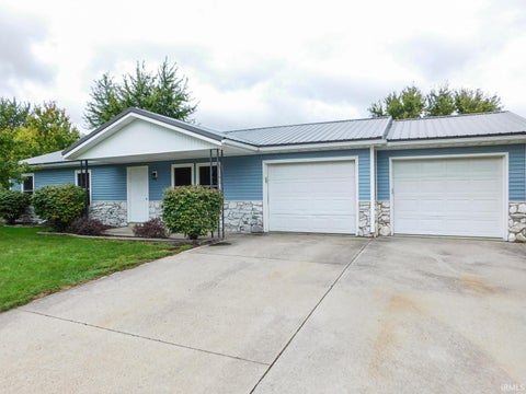 Tiny photo for 1323 Sunnyglenn Court, Bluffton, IN 46714 (MLS # 202639216)