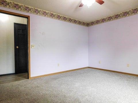 Tiny photo for 1323 Sunnyglenn Court, Bluffton, IN 46714 (MLS # 202639216)