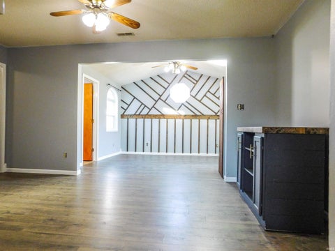 Tiny photo for 1323 Sunnyglenn Court, Bluffton, IN 46714 (MLS # 202639216)