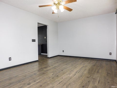 Tiny photo for 1323 Sunnyglenn Court, Bluffton, IN 46714 (MLS # 202639216)