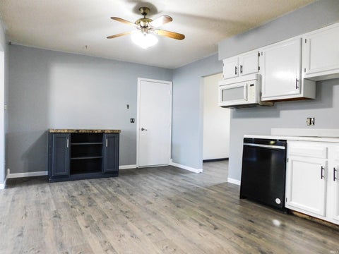 Tiny photo for 1323 Sunnyglenn Court, Bluffton, IN 46714 (MLS # 202639216)
