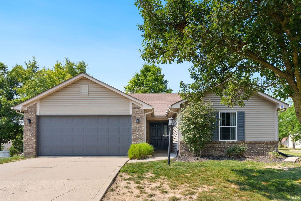 Photo of 8827 Goshawk Lane, Fort Wayne, IN 46825 (MLS # 202637050)