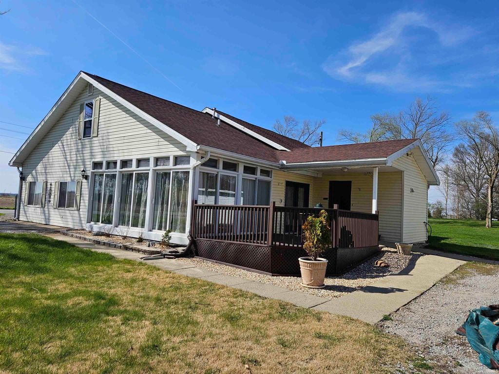 Photo of 827 N 300 E., Monticello, IN 47960 (MLS # 202612202)