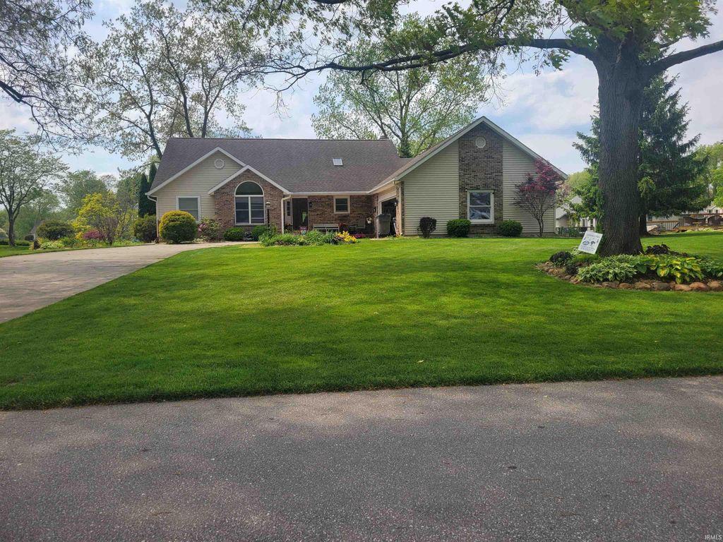 Photo of 53337 E Cobus Drive, Elkhart, IN 46514 (MLS # 202619513)