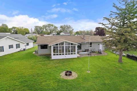 Photo of 2613 Wolfs Point Drive, Rochester, IN 46975 (MLS # 202606684)