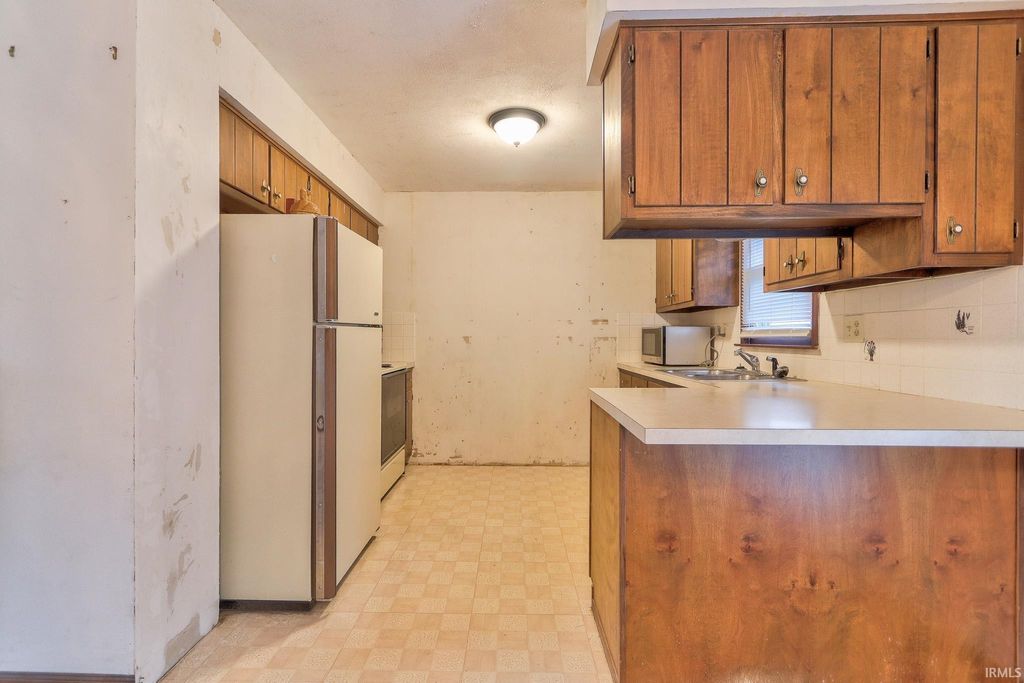 Photo of 6888 Oak Grove Road, Newburgh, IN 47630 (MLS # 202547435)