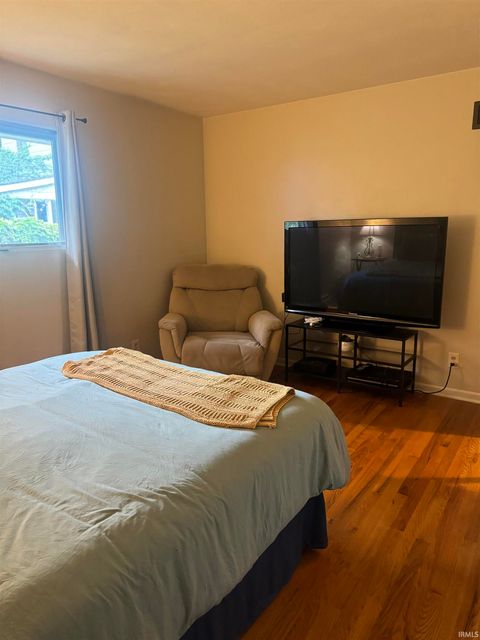 Tiny photo for 1101 Elliott Street, South Bend, IN 46628 (MLS # 202627812)
