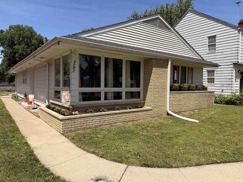 Tiny photo for 1101 Elliott Street, South Bend, IN 46628 (MLS # 202627812)