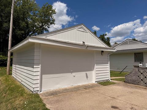 Tiny photo for 1101 Elliott Street, South Bend, IN 46628 (MLS # 202627812)
