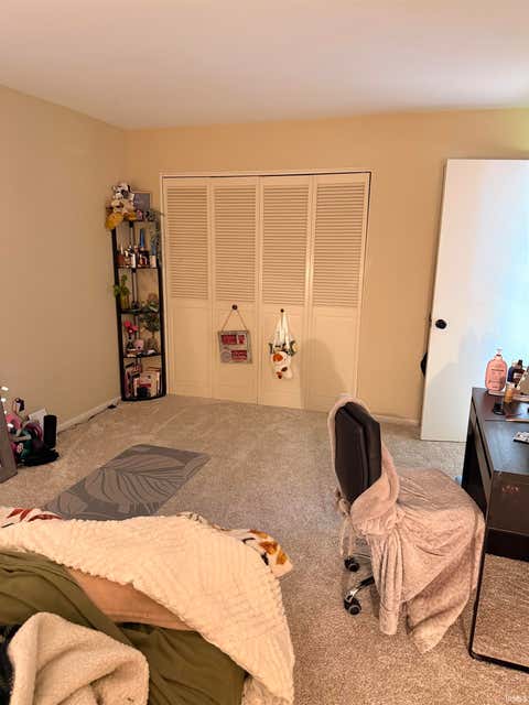 Tiny photo for 1101 Elliott Street, South Bend, IN 46628 (MLS # 202627812)