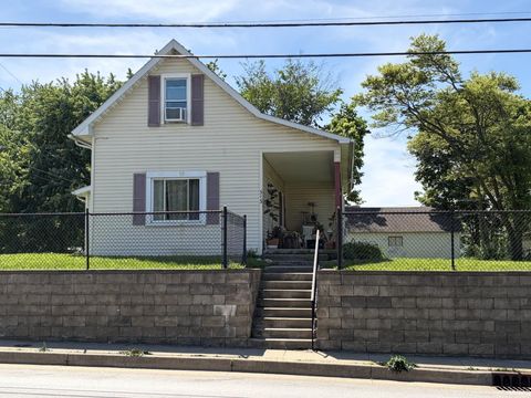 Tiny photo for 313 S 18th Street, New Castle, IN 47362 (MLS # 202620525)
