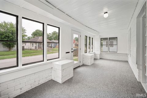 Tiny photo for 611 S Wabash Avenue, Kokomo, IN 46901 (MLS # 202622502)