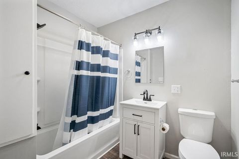 Tiny photo for 611 S Wabash Avenue, Kokomo, IN 46901 (MLS # 202622502)