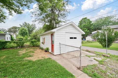 Tiny photo for 611 S Wabash Avenue, Kokomo, IN 46901 (MLS # 202622502)