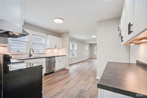 Tiny photo for 611 S Wabash Avenue, Kokomo, IN 46901 (MLS # 202622502)