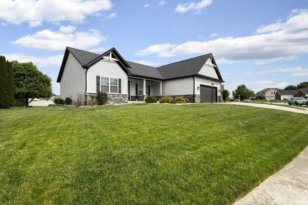 Photo of 5919 Boxwood Dr E DR, South Bend, IN 46614 (MLS # 202620344)