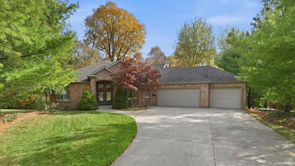 Photo of 3438 Buckeye Run, Fort Wayne, IN 46814 (MLS # 202545250)