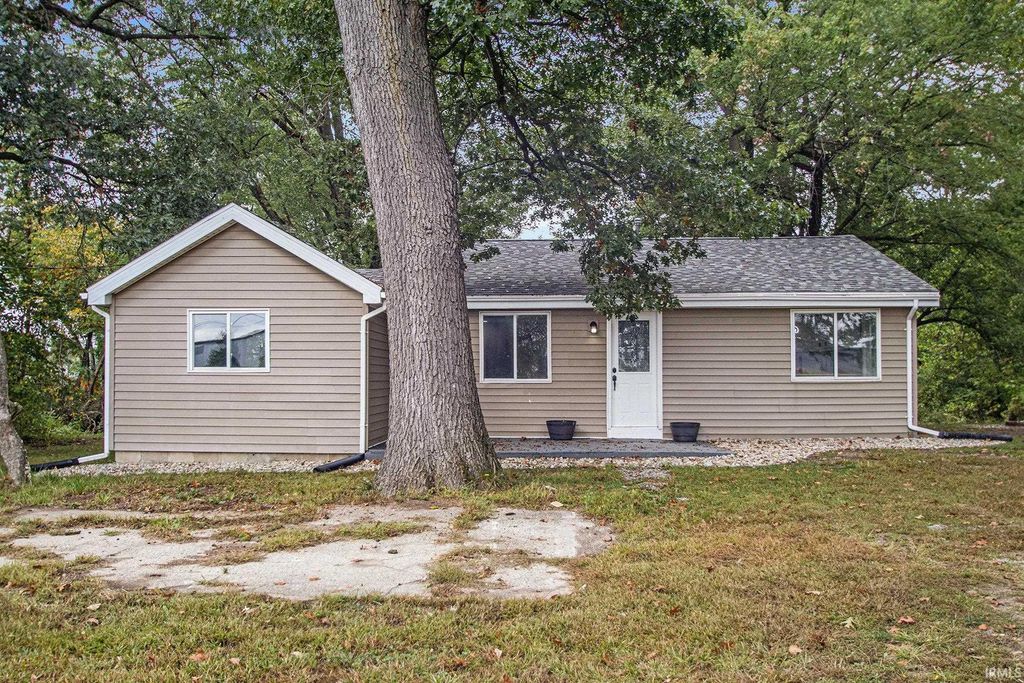 Photo of 52395 County Road 15, Elkhart, IN 46514 (MLS # 202539259)