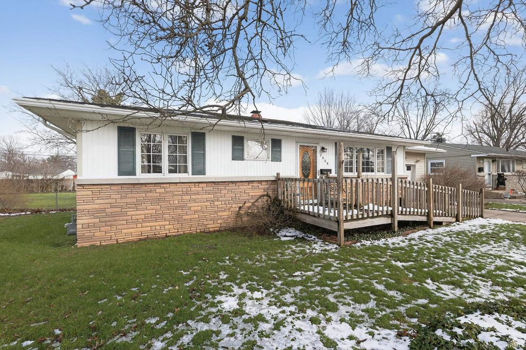 Photo of 2609 Anzio Avenue, South Bend, IN 46615 (MLS # 202610084)