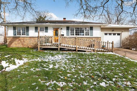 Photo of 2609 Anzio Avenue, South Bend, IN 46615 (MLS # 202610084)