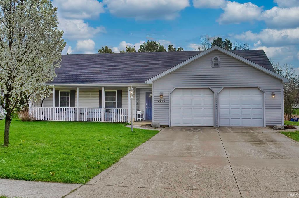 Photo of 1240 Virginia Court, Bluffton, IN 46714 (MLS # 202611584)