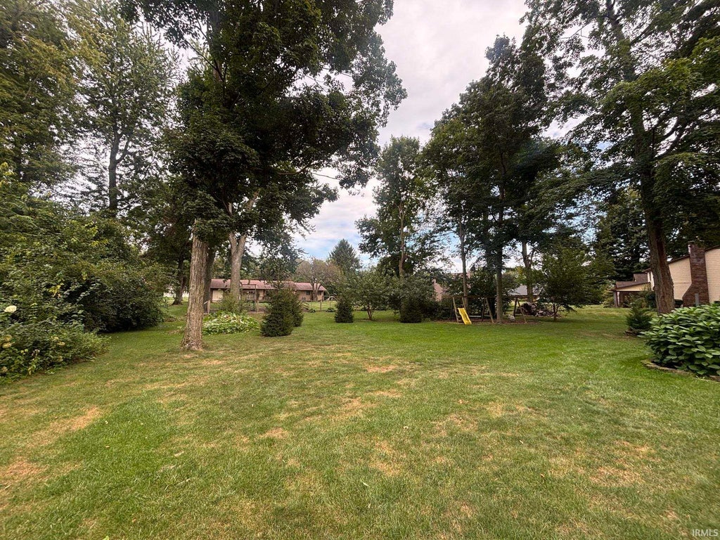 Photo of 9488 Parkview Drive, Plymouth, IN 46563 (MLS # 202638946)