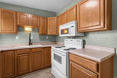Tiny photo for 5107 Mohawk Drive, Kokomo, IN 46902 (MLS # 202617074)