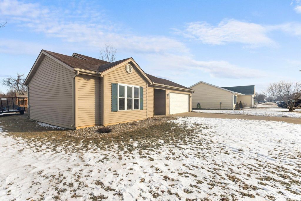 Photo of 533 W Liberty Street, Butler, IN 46721 (MLS # 202602641)