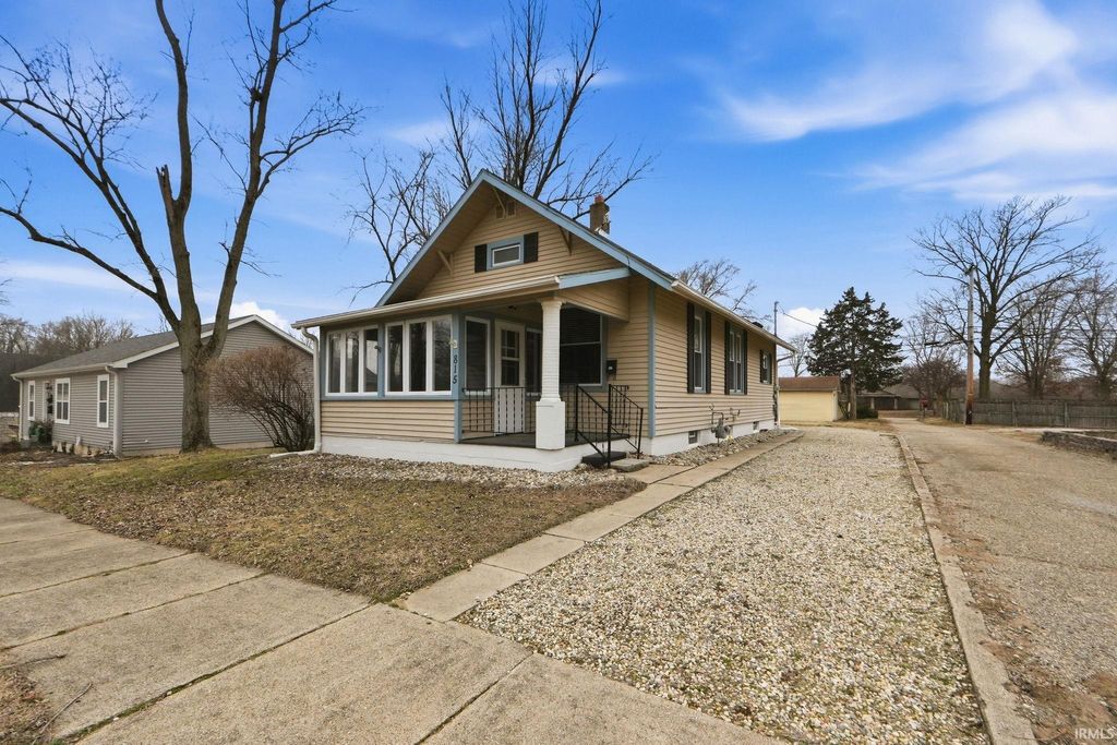 Photo of 815 Obispo Street, Culver, IN 46511 (MLS # 202607110)