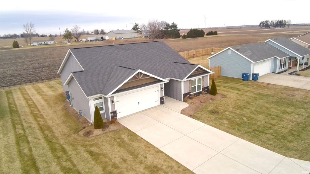 Photo of 303 E Quail Drive, Oxford, IN 47971 (MLS # 202606367)