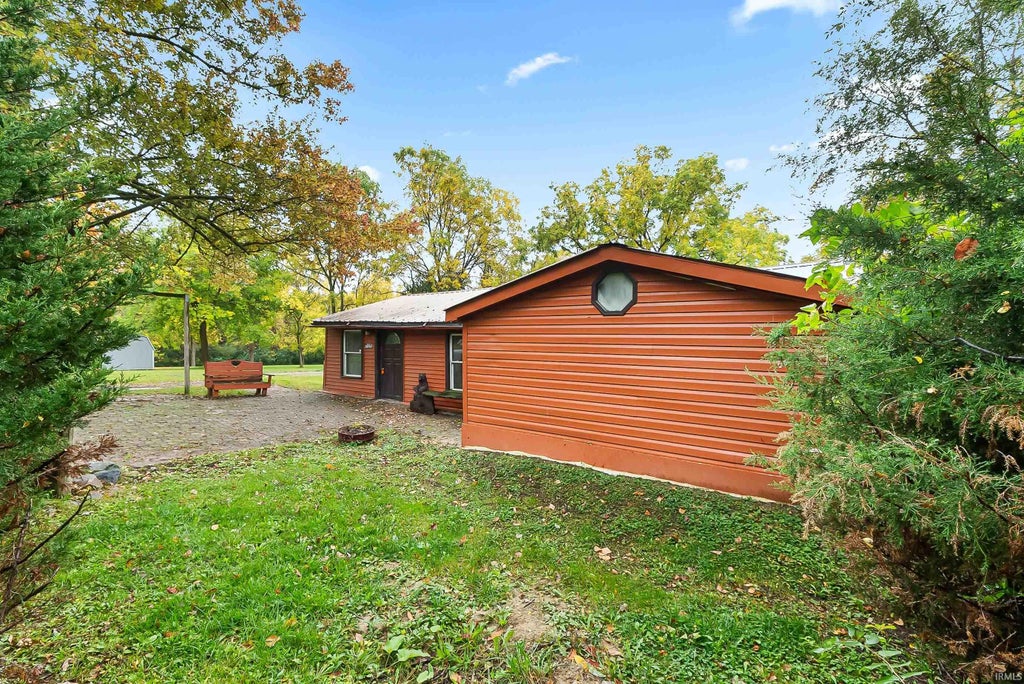 Photo of 2125 Walker Road, Fort Wayne, IN 46818 (MLS # 202642887)