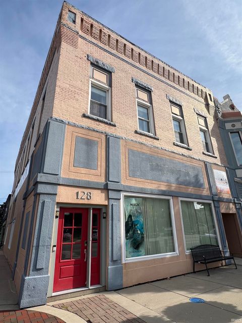 Photo of 128 W Walnut St, Kokomo, IN 46901 (MLS # 202536361)