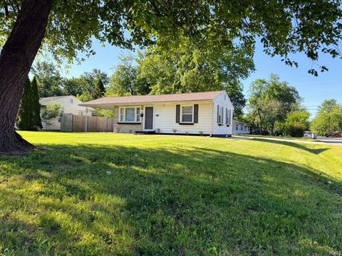 Photo of 3413 pollack Avenue, Evansville, IN 47714 (MLS # 202617940)