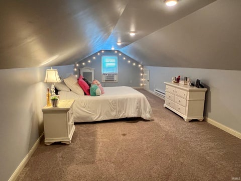 Tiny photo for 2015 E Gum Street, Evansville, IN 47714 (MLS # 202625475)