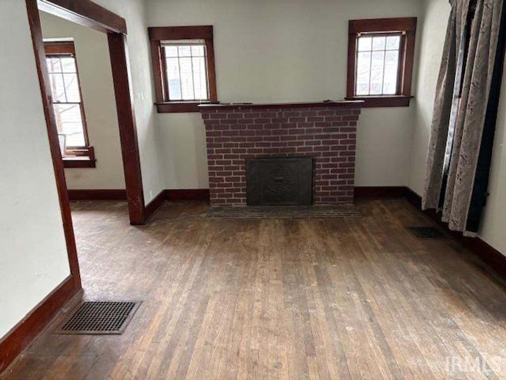 Photo of 207 E Jackson Street, Columbia City, IN 46725 (MLS # 202600129)