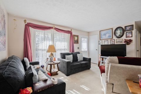 Tiny photo for 1904 Sherwood Drive, Kokomo, IN 46902 (MLS # 202613874)