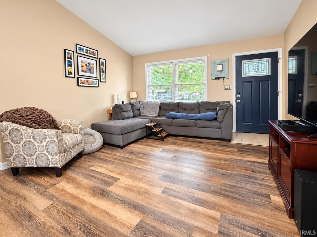 Photo of 1835 Glenmoor Road, Evansville, IN 47715 (MLS # 202639123)