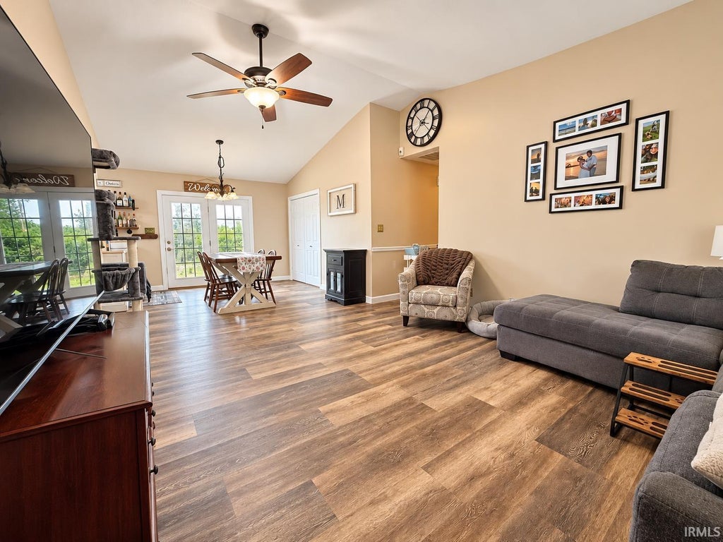 Photo of 1835 Glenmoor Road, Evansville, IN 47715 (MLS # 202639123)