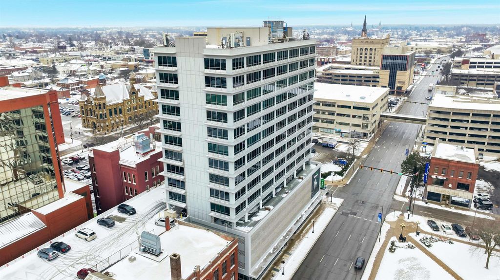 Photo of 203 E Berry Street #805, Fort Wayne, IN 46802 (MLS # 202604216)