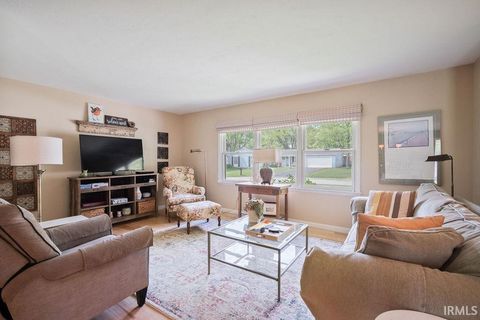 Tiny photo for 215 Holiday Lane, Greentown, IN 46936 (MLS # 202616649)