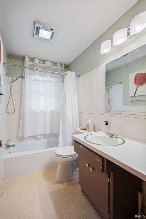 Tiny photo for 215 Holiday Lane, Greentown, IN 46936 (MLS # 202616649)